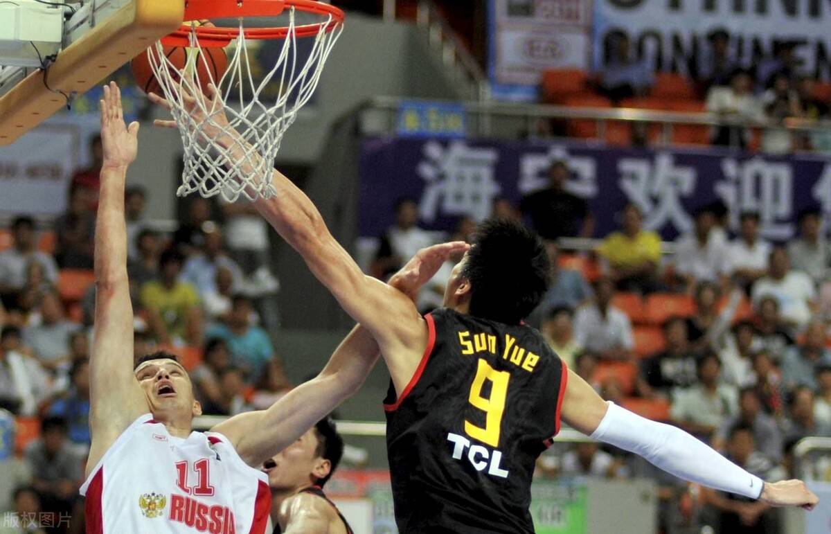 上海队在CBA季后赛中打出碾压,被誉为弹幕炸裂 上海队在CBA季后赛中打出碾压,被誉为弹幕炸裂