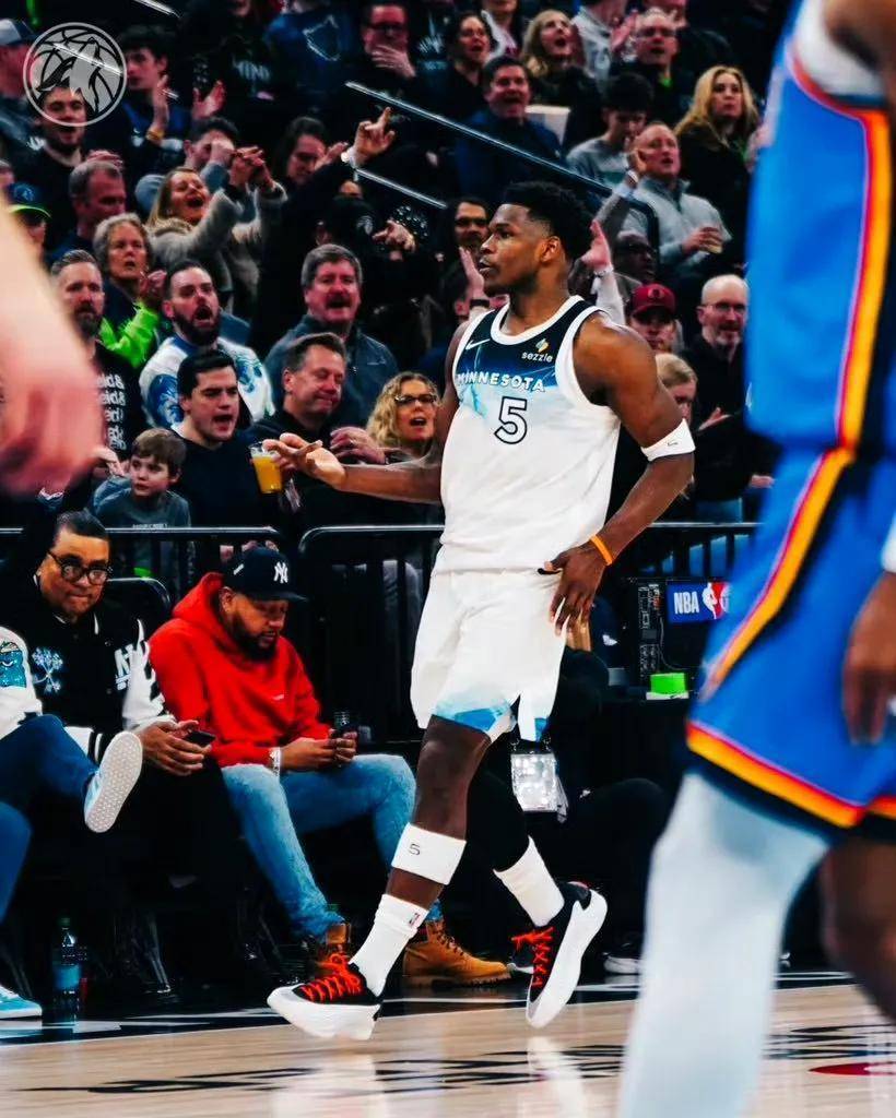 爱游戏官方登录入口-关键比赛中，雷霆神域战术得当压制对手，锁定晋级资格的简单介绍