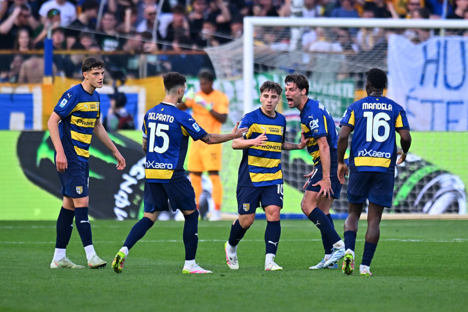 爱游戏登录入口-尤文图斯球员队内竞争激烈，保持状态