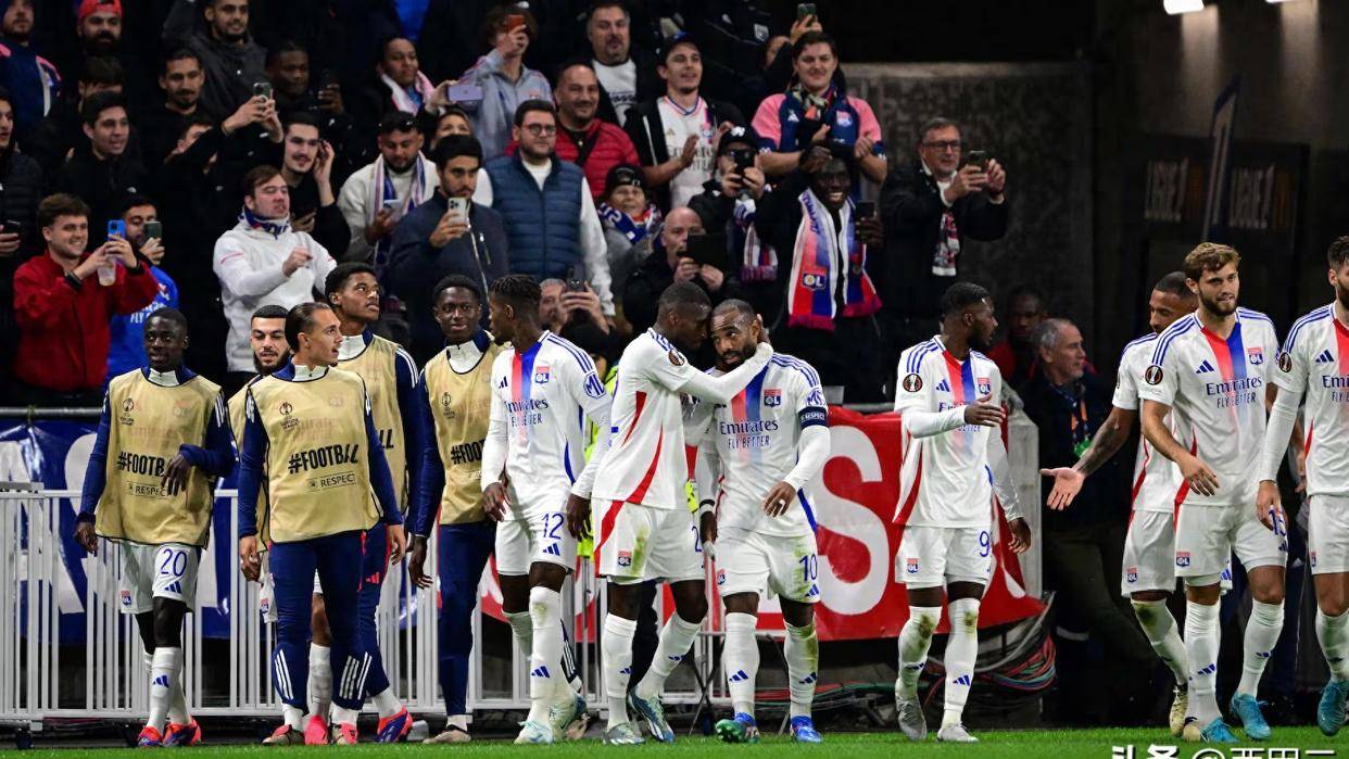 爱游戏app下载-关于里昂主场小胜马赛，球员激动庆祝的信息