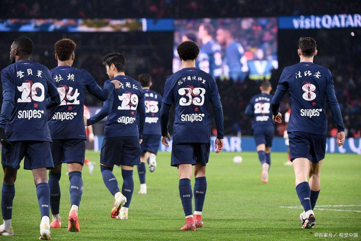 关于里昂主场小胜马赛,球员激动庆祝的信息 关于里昂主场小胜马赛,球员激动庆祝的信息