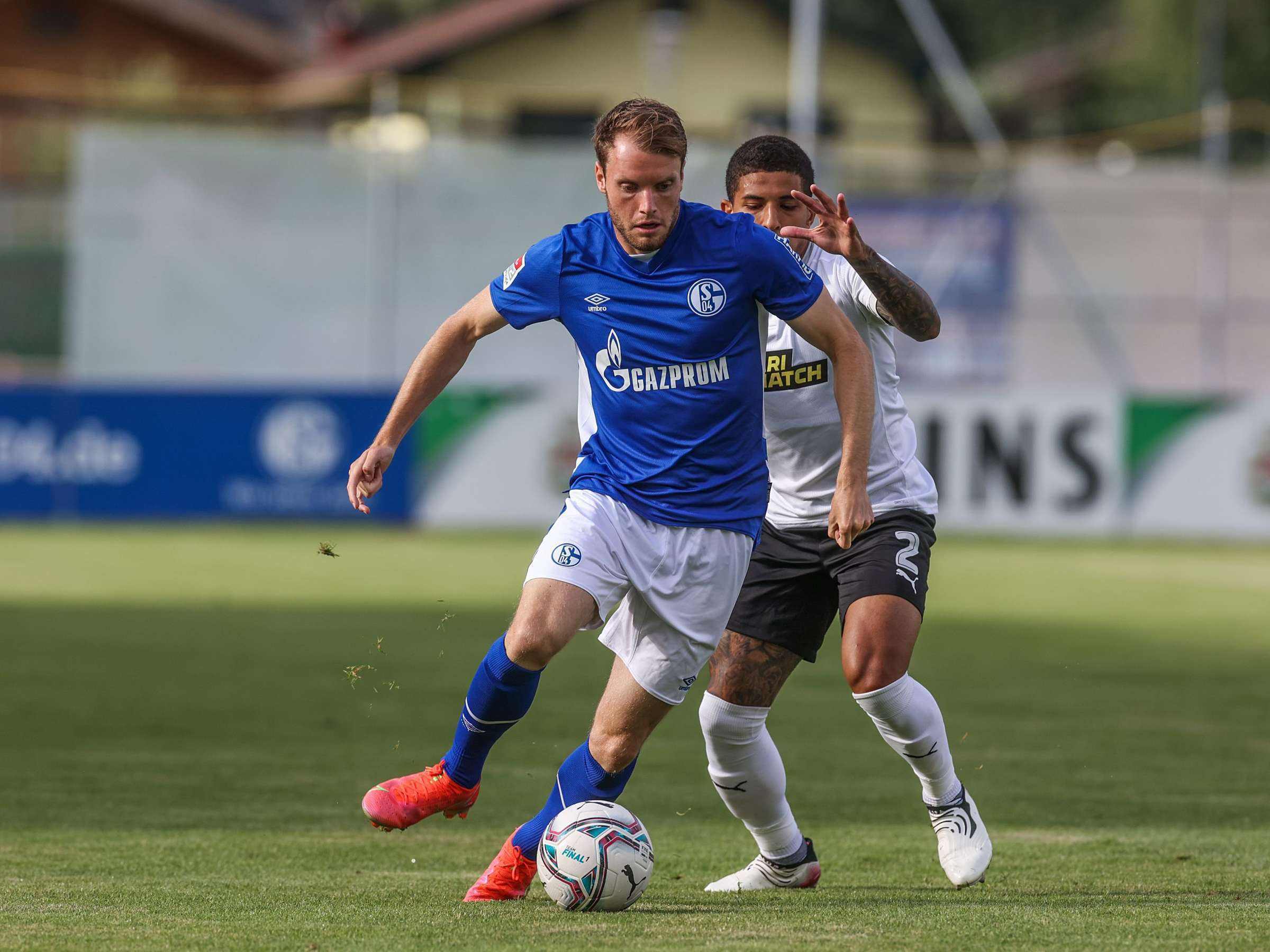 沙尔克04在主场遭遇惨败,陷入保级泥潭的简单介绍 沙尔克04在主场遭遇惨败,陷入保级泥潭的简单介绍