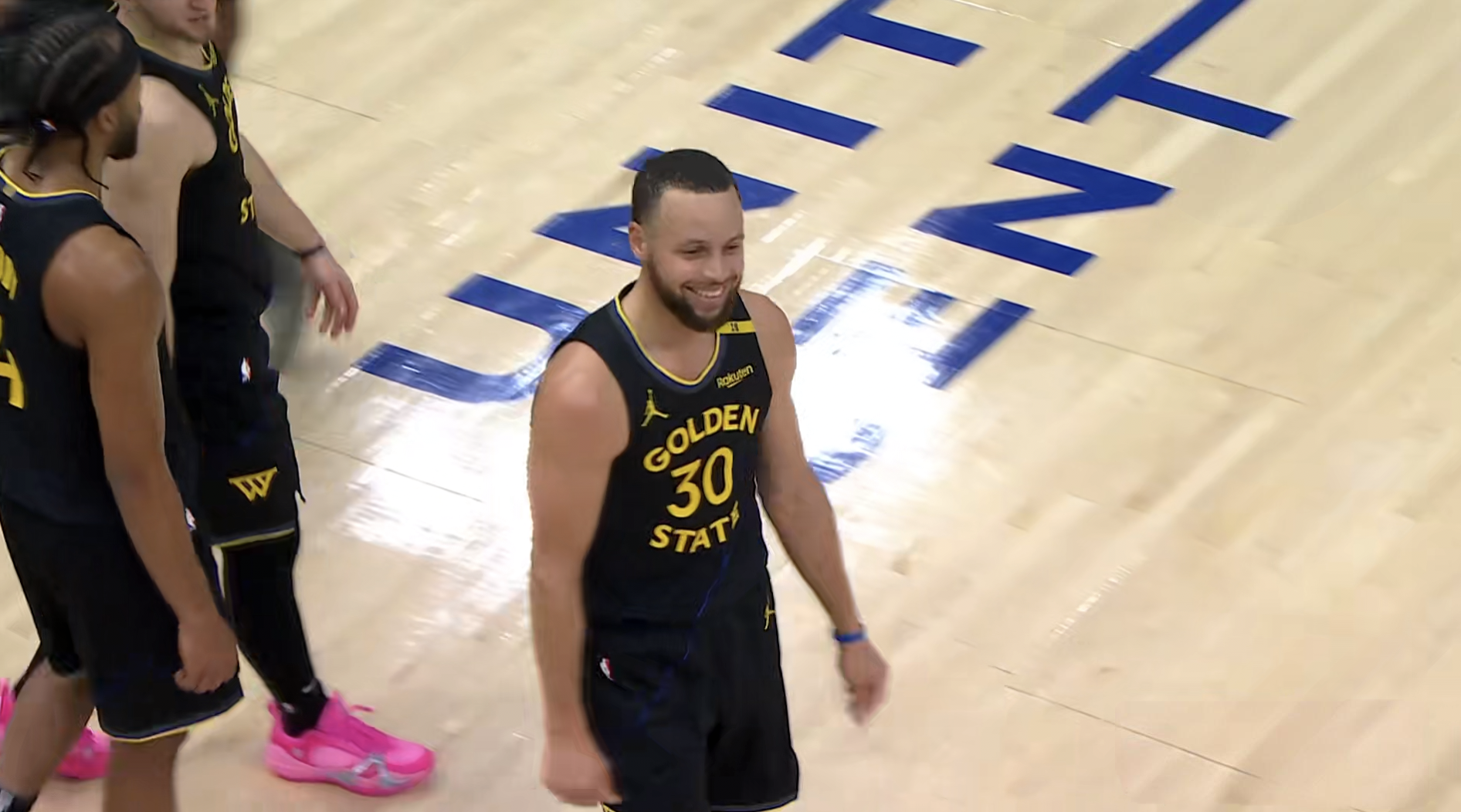 关于汉米尔顿阿奇连续两场破门,成为球队锋线新焦点的信息 关于汉米尔顿阿奇连续两场破门,成为球队锋线新焦点的信息