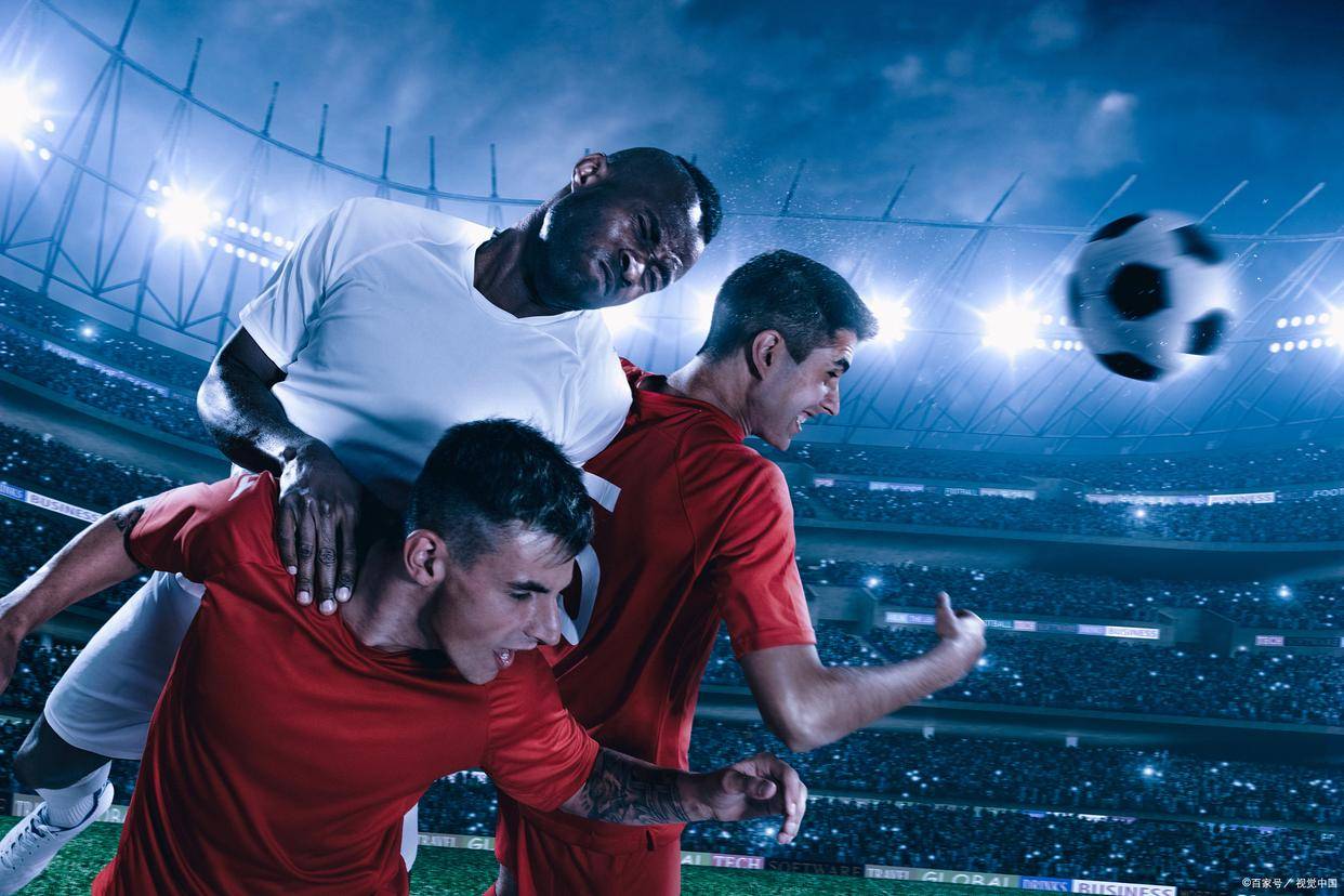 顶级足球赛事精彩纷呈,球迷激情高涨 顶级足球赛事精彩纷呈,球迷激情高涨