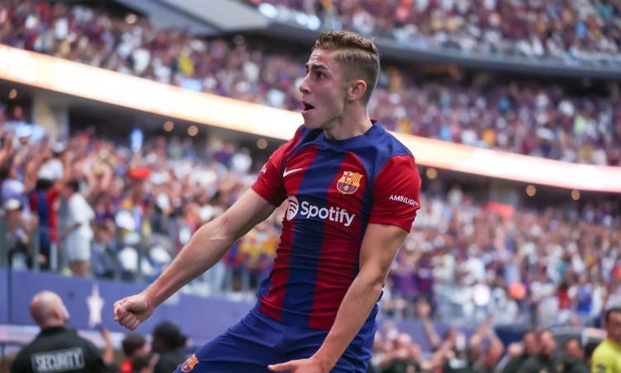 关于巴塞罗那主帅赞扬球员训练态度，备战全力的信息