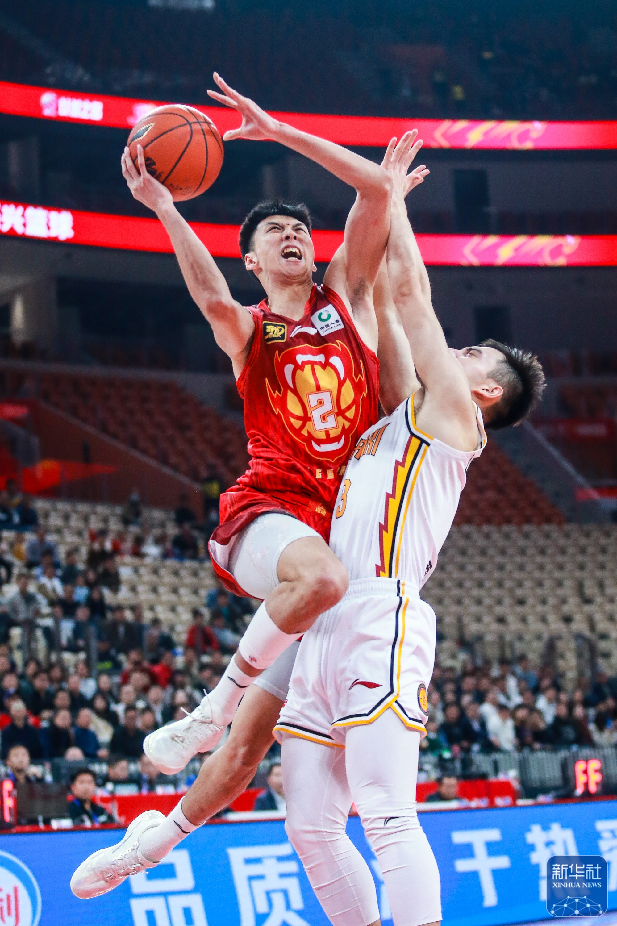 爱游戏网页版登录入口-关于精彩的比赛瞬间，CBA球迷欢呼雀跃的信息