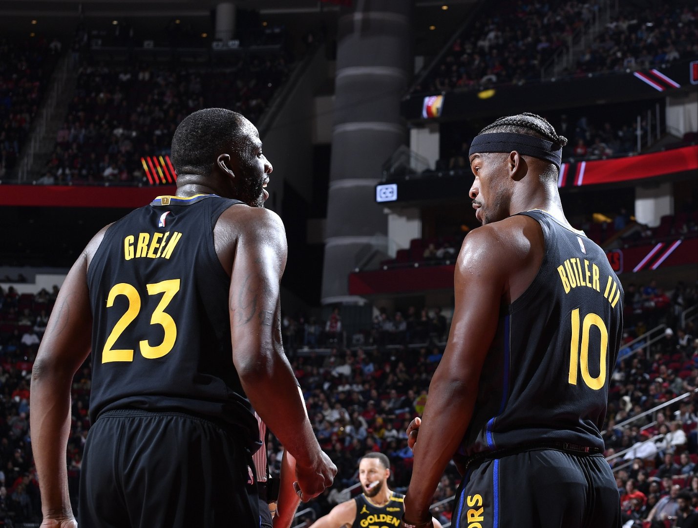 雄鹿冲击前四:对阵湖人生死战 雄鹿冲击前四:对阵湖人生死战