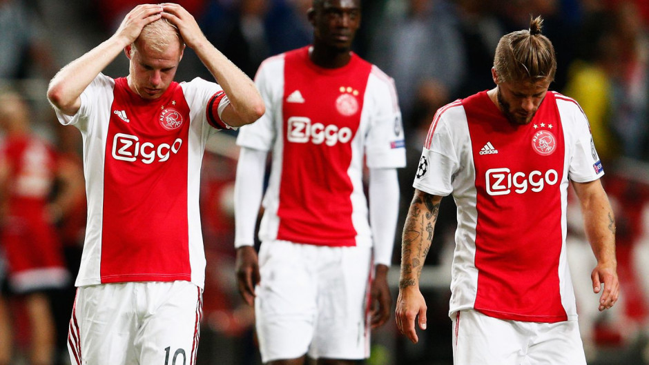 爱游戏网站入口-阿贾克斯惨遭败绩，晋级前途堪忧