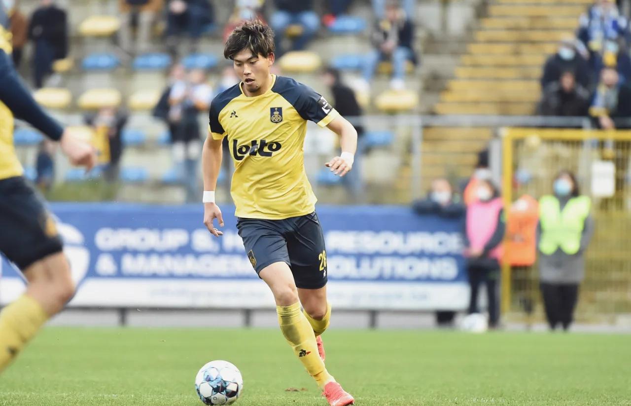 阿贾克斯惨遭败绩,晋级前途堪忧 阿贾克斯惨遭败绩,晋级前途堪忧