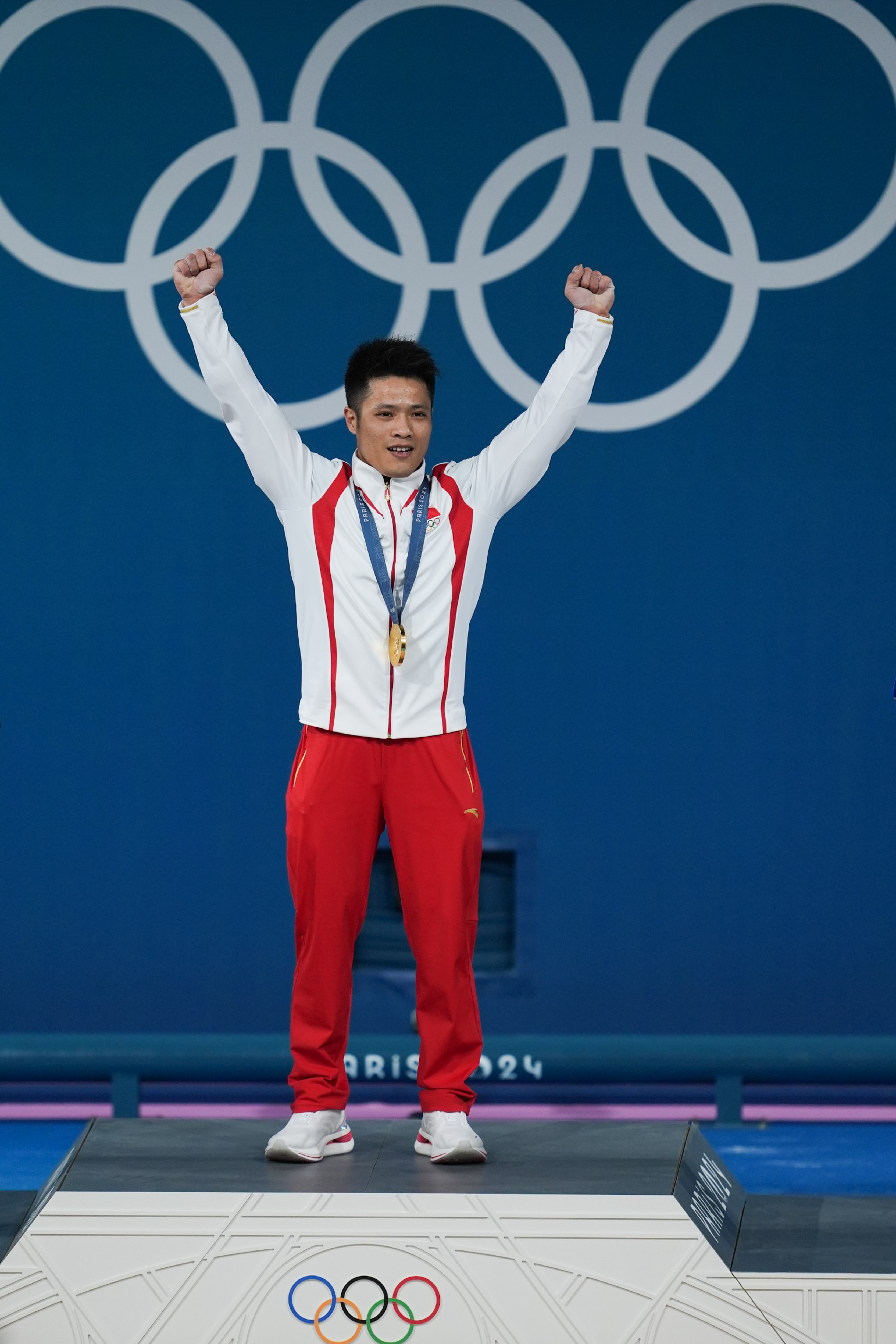 阿尔及利亚羽毛球选手勇夺金牌夺冠