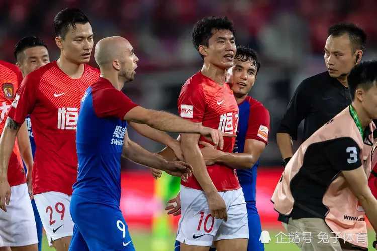 爱游戏登录-包含重庆斯威横扫强敌，状态持续火爆的词条