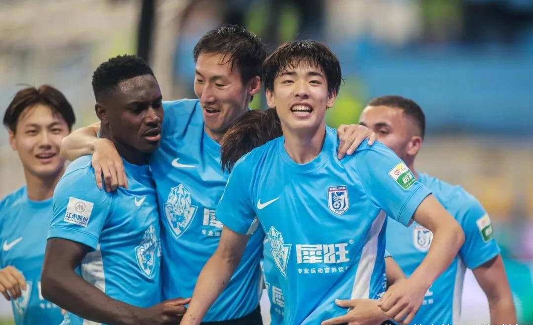 爱游戏网页版登录入口-关于年轻球员在场上展现出惊人的表现，助球队胜利的信息