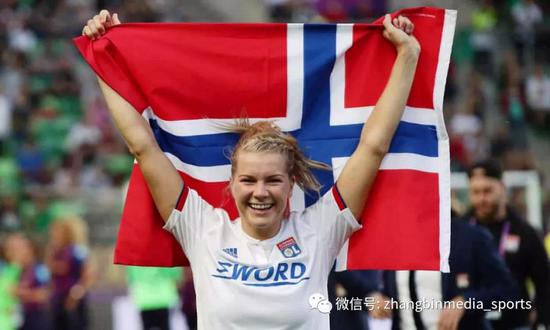 包含布达佩斯女足勇夺冠军,展现威严的词条 包含布达佩斯女足勇夺冠军,展现威严的词条