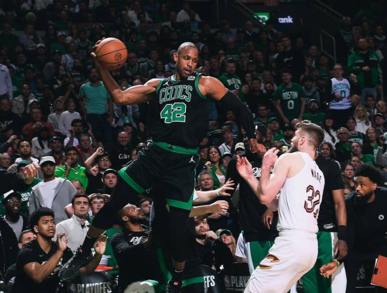 关于凯尔特人客场力克公牛,塔图姆贡献分的信息 关于凯尔特人客场力克公牛,塔图姆贡献分的信息