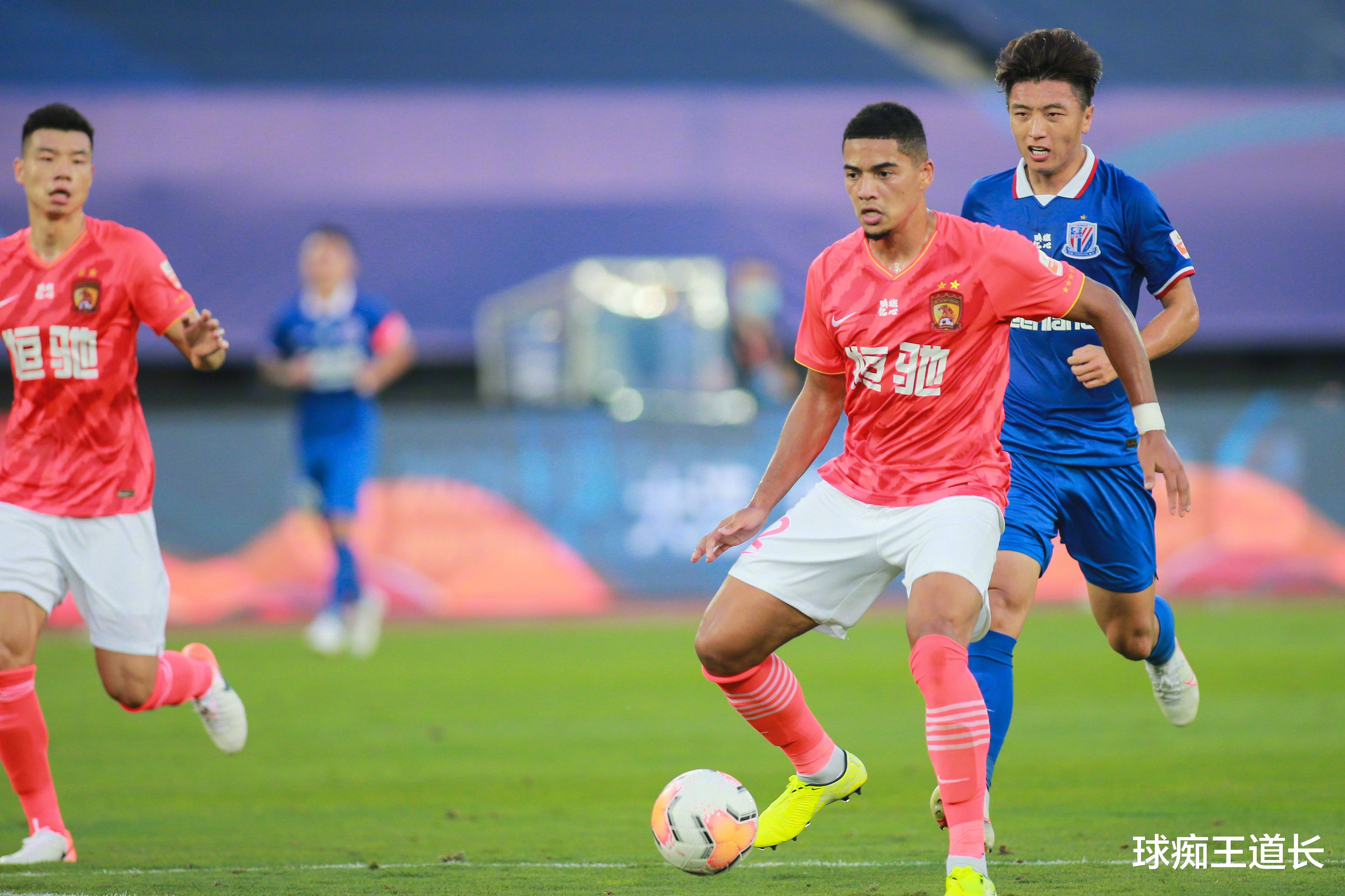 亚洲足球联赛中，某队实力强劲，轻松获胜的简单介绍