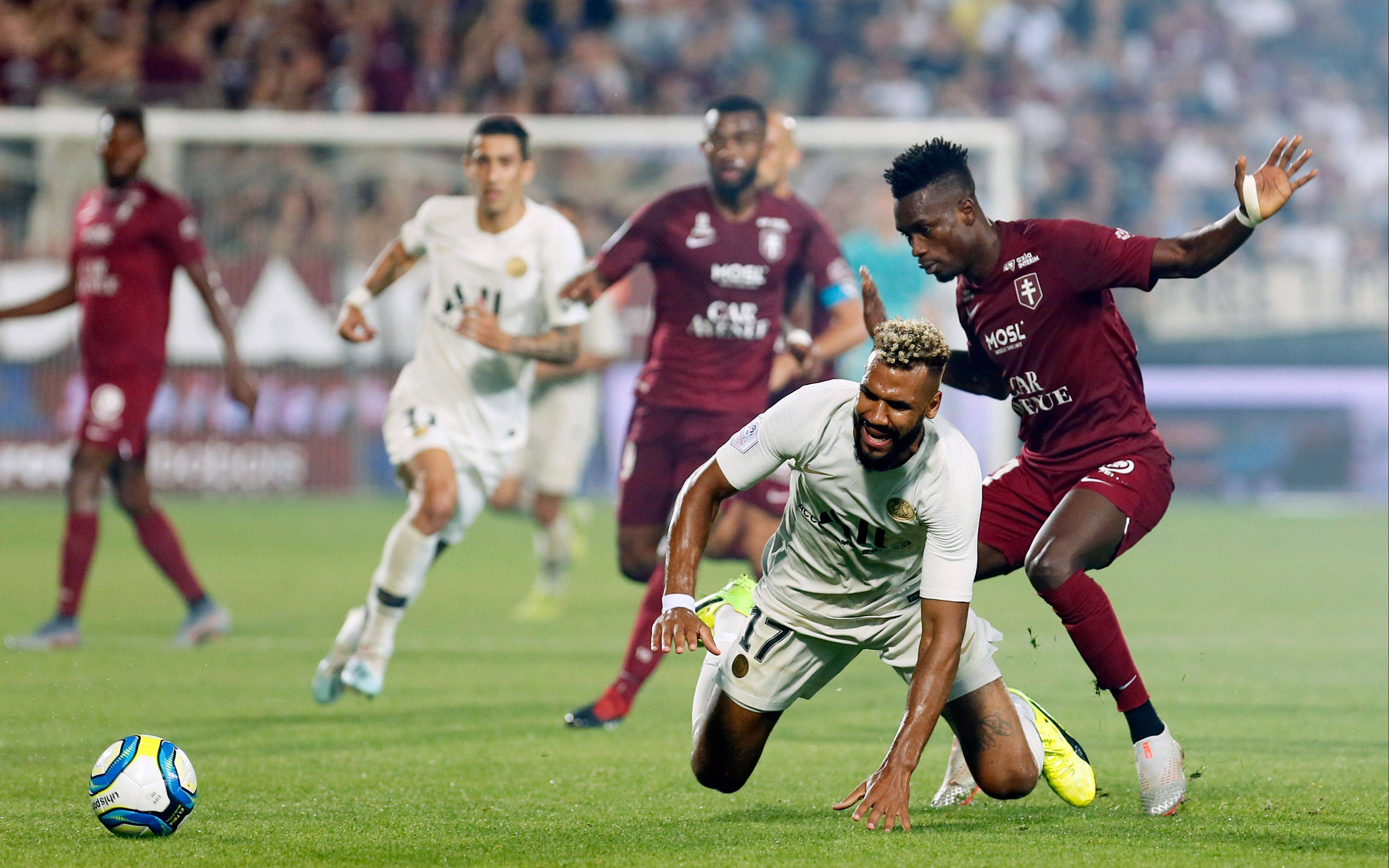 瓦伦西亚主场大胜,法兰克福再遭打击 瓦伦西亚主场大胜,法兰克福再遭打击