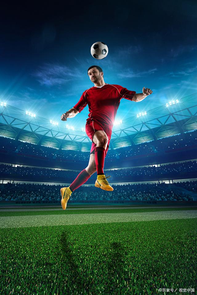 激烈足球赛事精彩观战,场面瞬息万变引动无限 激烈足球赛事精彩观战,场面瞬息万变引动无限