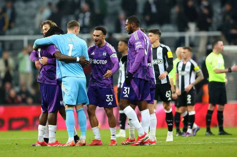 爱游戏链接-富勒姆主场惨败，球队险些降级区脱落