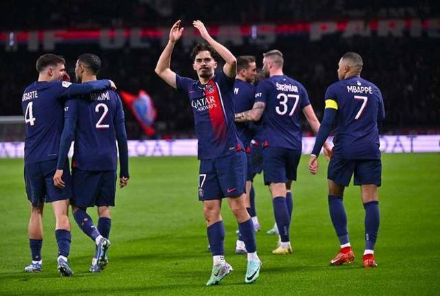 爱游戏新闻-巴黎圣日耳曼将迎战昂热，巨星对决引人注目