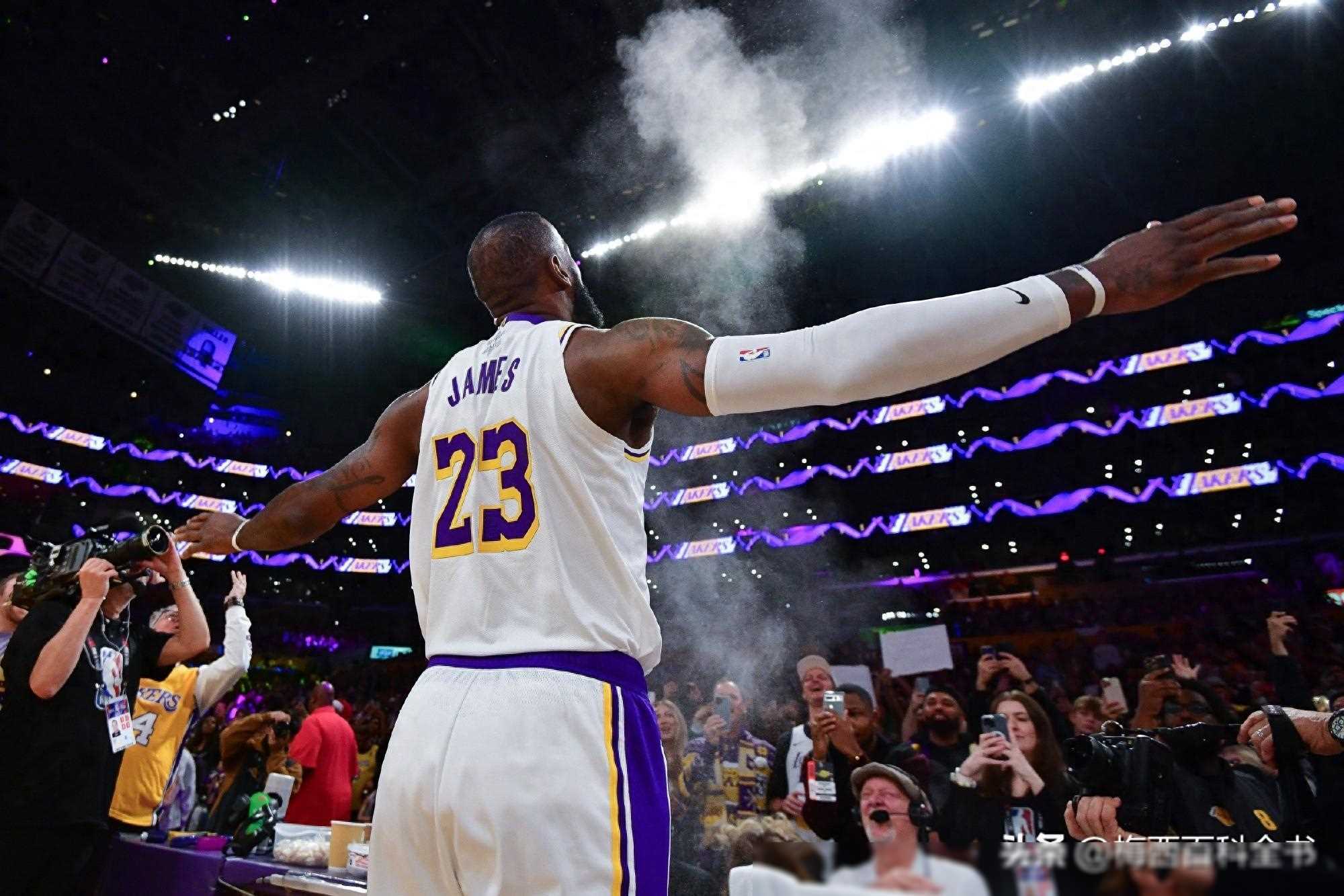 爱游戏官方-肯尼亚篮球联盟宣布推出篮球培训计划，提供专业教练的简单介绍