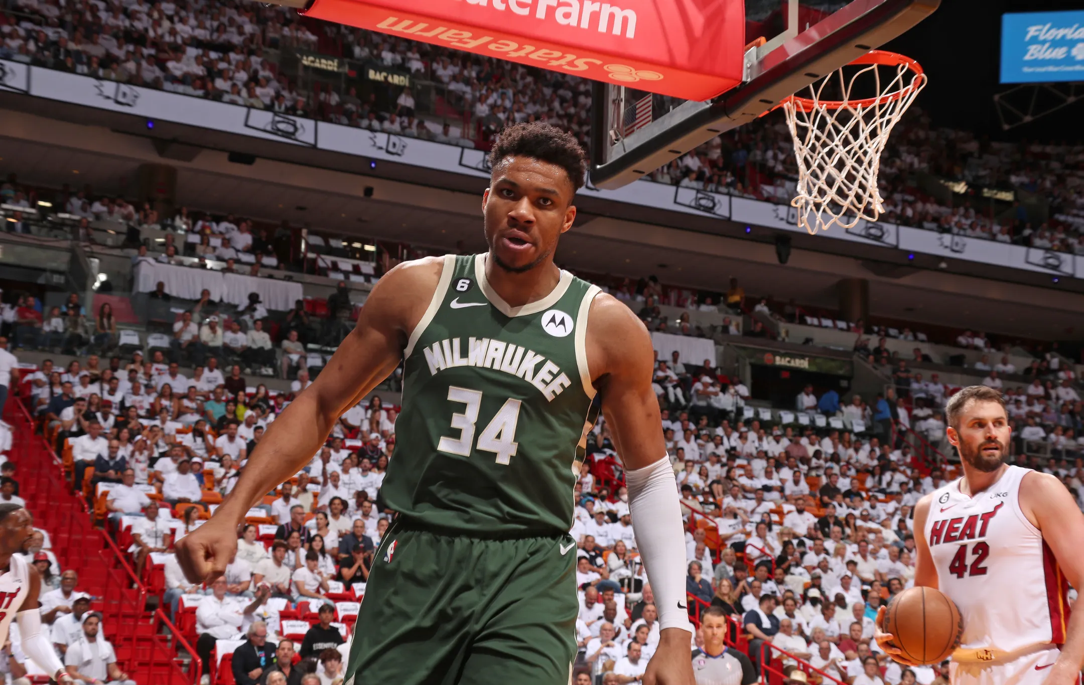 雄鹿队惨遭猛龙队逆转,错失取得系列赛领先机会!的简单介绍 雄鹿队惨遭猛龙队逆转,错失取得系列赛领先机会!的简单介绍