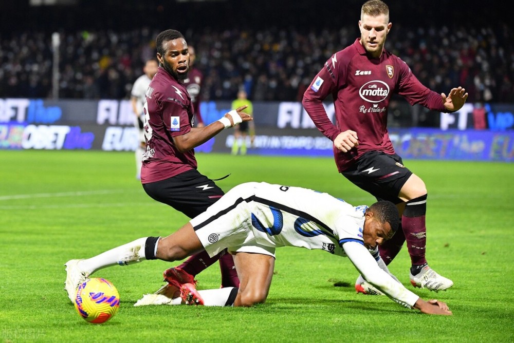 爱游戏网站-关于佩斯卡拉踏上新赛季，决心在赛场上展现实力的信息