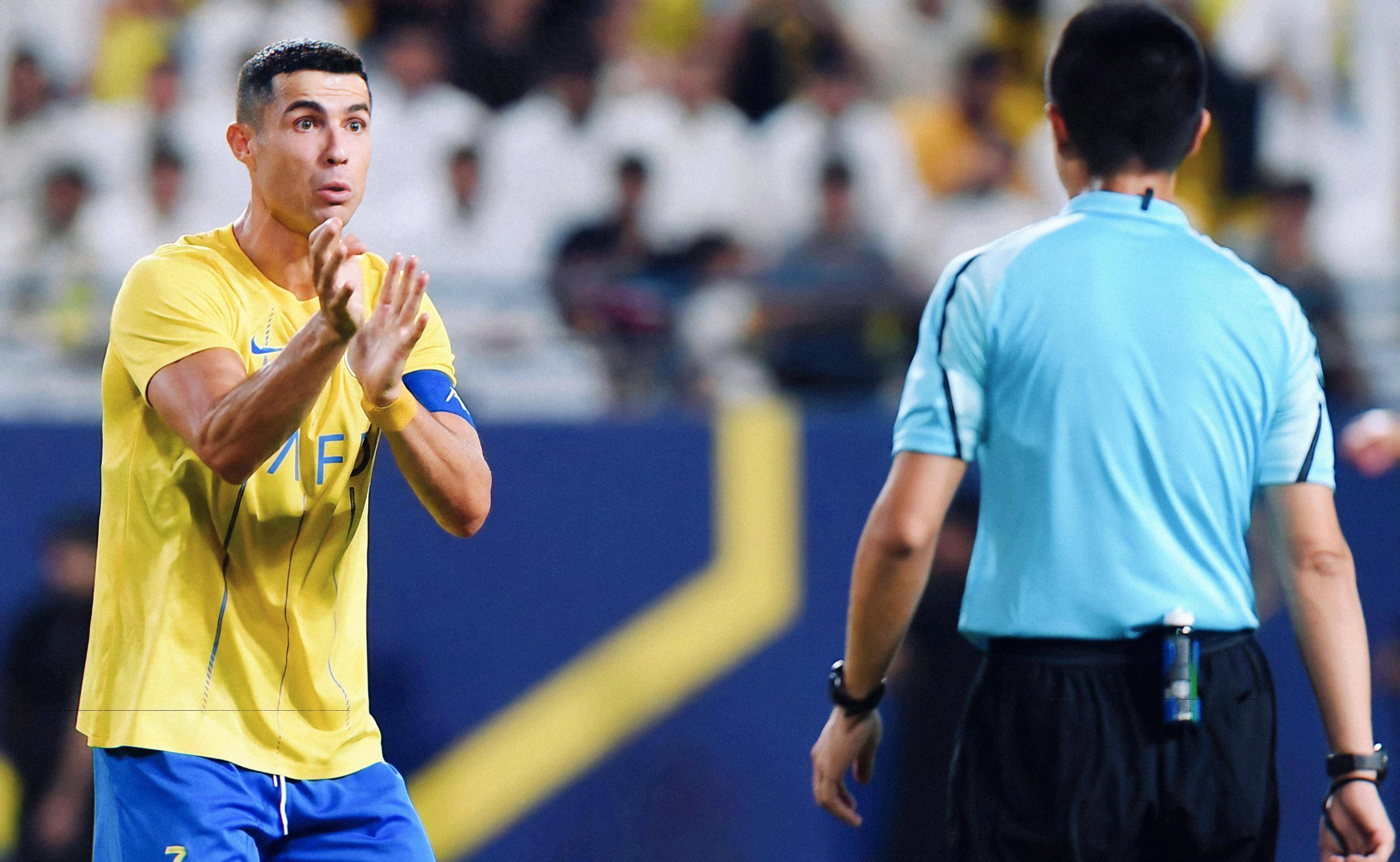 爱游戏平台-萨拉戈萨主场不敌对手，遭遇争议判罚的简单介绍