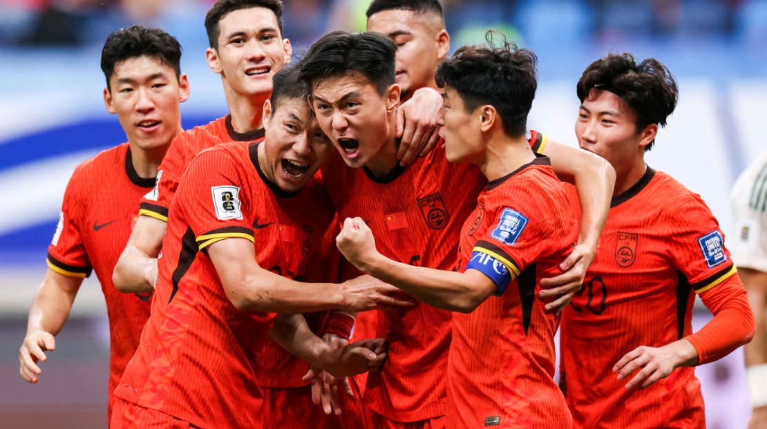 中东球队在比赛中表现出色,引发球迷狂热的简单介绍 中东球队在比赛中表现出色,引发球迷狂热的简单介绍