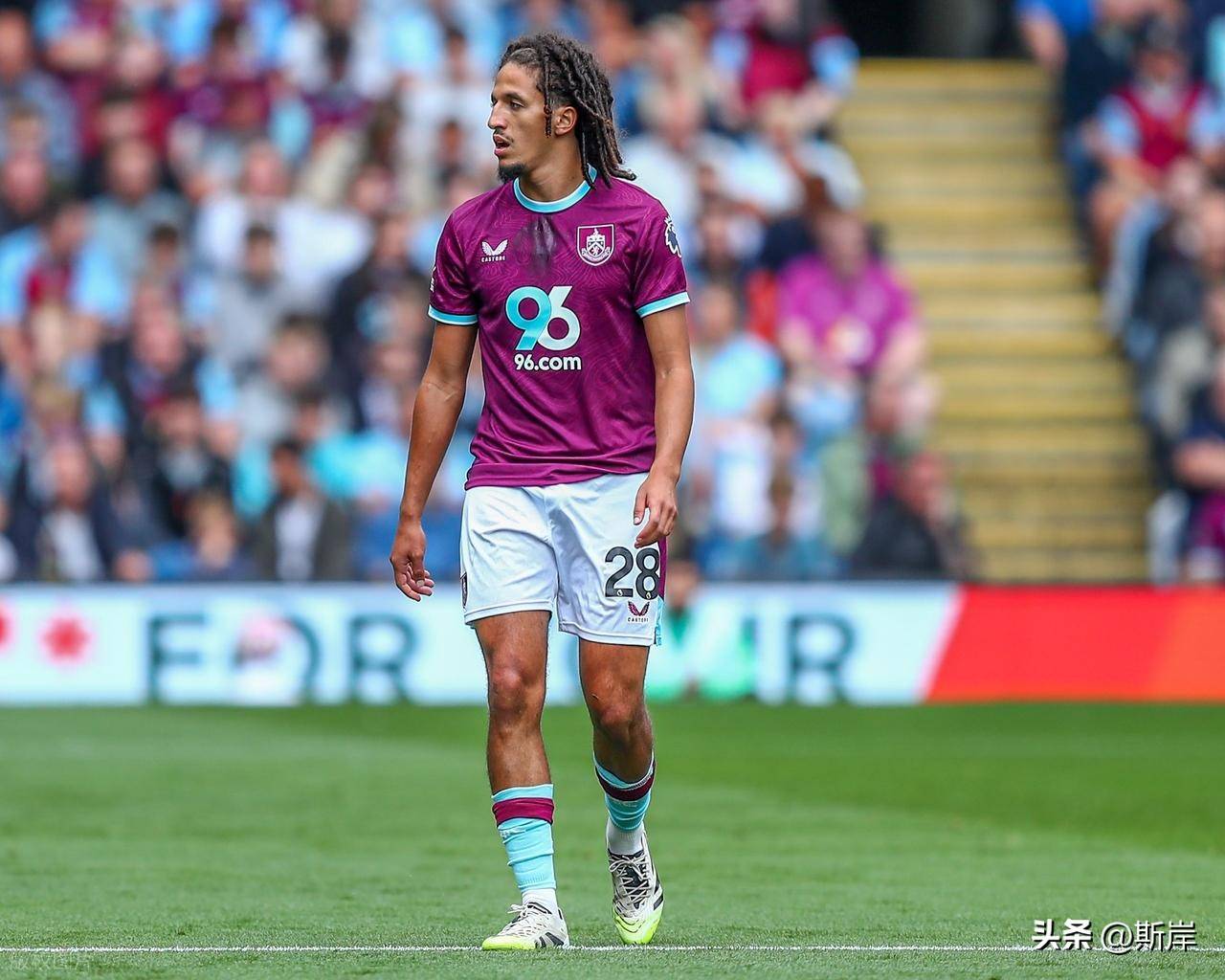 爱游戏登录-伯恩利新援助攻破门，球队士气高涨的简单介绍