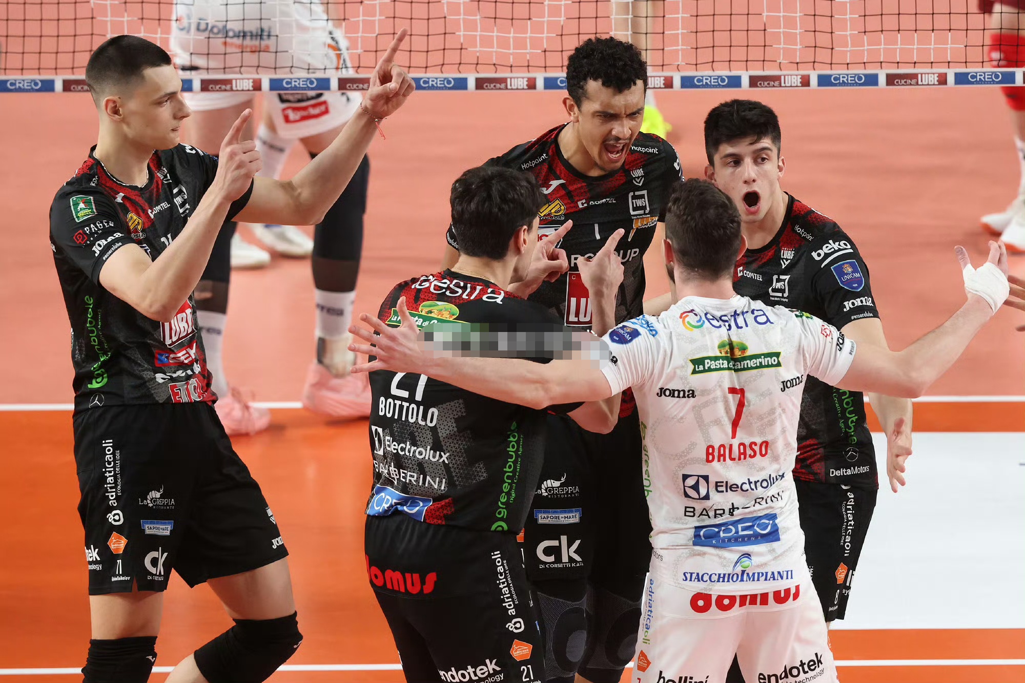 包含瓦伦西亚客场逆转,跻身联赛前列的词条 包含瓦伦西亚客场逆转,跻身联赛前列的词条